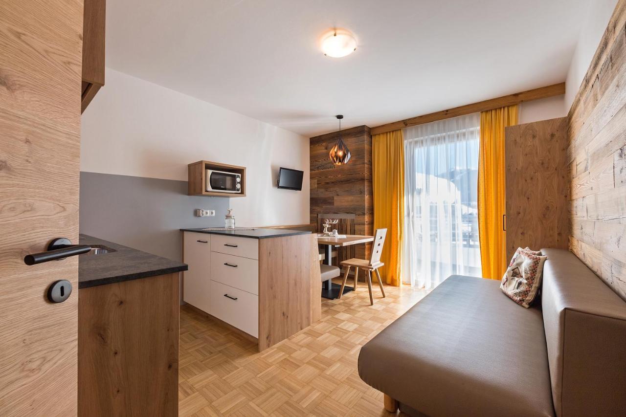 Appartments Lercher Irma San Candido Oda fotoğraf